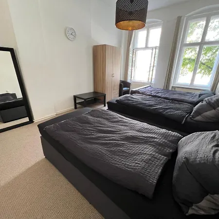 Fuer Familien, Freunde Oder Groessere Gruppen Bis Zu 8 Personen In Der Naehe Des Berliner Hauptbahnhofs *