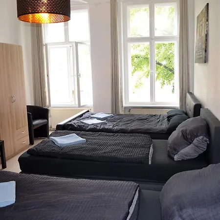 Apartament Fuer Familien, Freunde Oder Groessere Gruppen Bis Zu 8 Personen In Der Naehe Des Berliner Hauptbahnhofs
