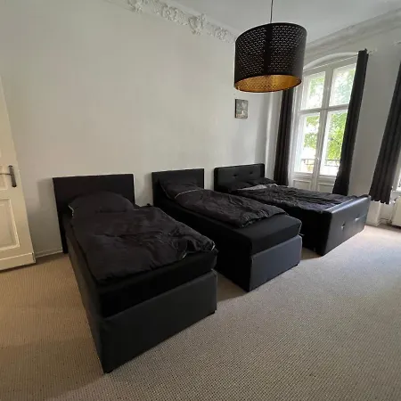 Hauptbahnhof: Family-friendly Group For 8 Berlin